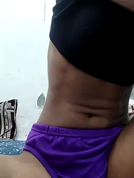 Snapshot of Alisha_Queen55 chatting on April 16, 9:21 am Alisha Queen55 online show from April 16, 9:21 am