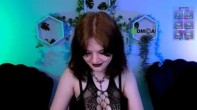 nikki kiss  online show from June 11, 9:07 am