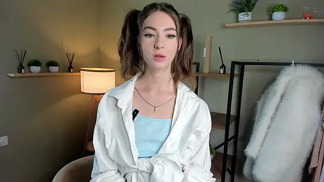 Peaches Peaches online show from May 3, 9:37 am