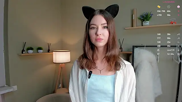 Peaches Peaches online show from May 31, 4:36 pm