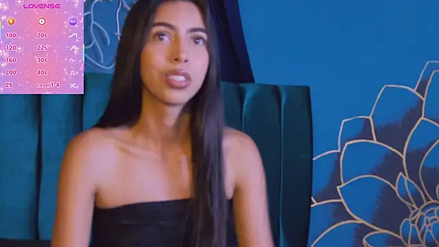 Mia Gloww  online show from April 29, 8:15 pm
