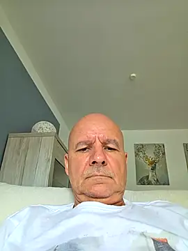 mannohmann5 online show from June 18, 3:27 pm