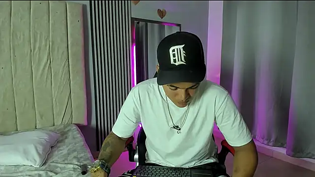 Dante  jons online show from April 26, 4:54 am