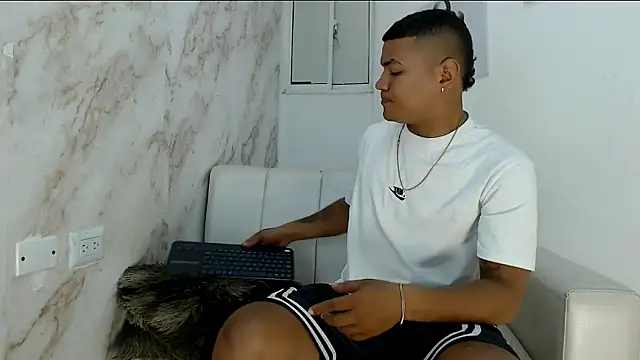 Dante  jons online show from May 25, 3:56 am