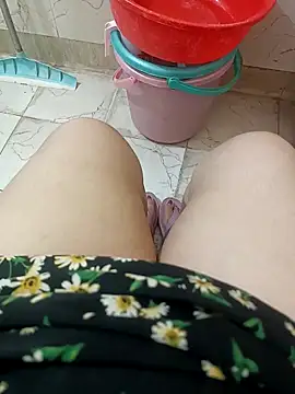 quinnn30 online show from April 17, 8:23 pm