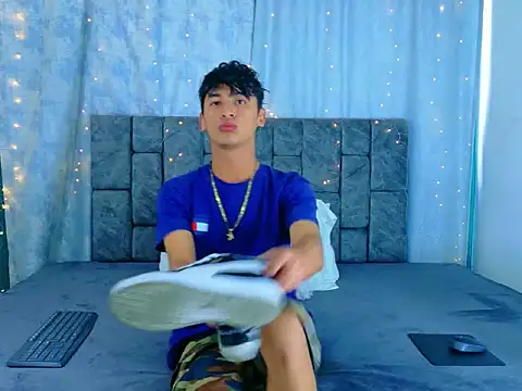 IhanKing online show from May 21, 6:37 pm