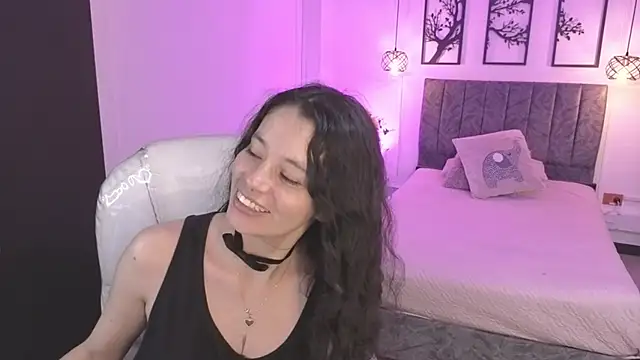 Samantha bloww1 online show from May 14, 3:35 am
