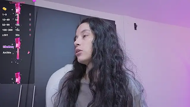 Snapshot of Samantha_bloww1 chatting on June 21, 2:47 am Samantha bloww1 online show from June 21, 2:47 am