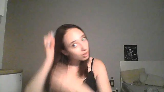 Snapshot of DarkMirel chatting on July 4, 7:20 pm DarkMirel online show from July 4, 7:20 pm