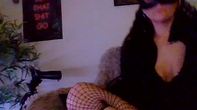 shyhornymommy online show from April 16, 9:39 pm