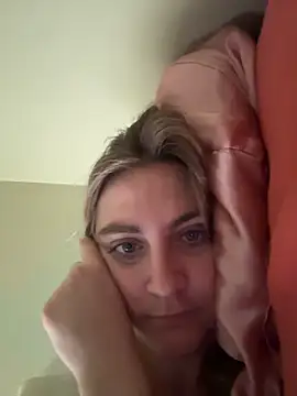 prettykitttty online show from April 21, 3:17 pm