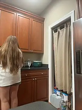 prettykitttty online show from July 31, 11:26 pm