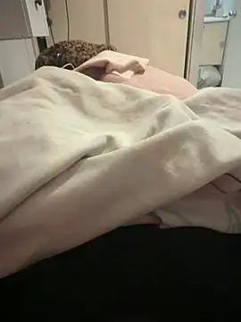 pazzuttraa online show from April 14, 3:12 am