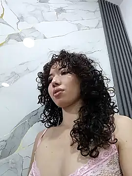 Chloe and Violeta online show from August 9, 1:51 am