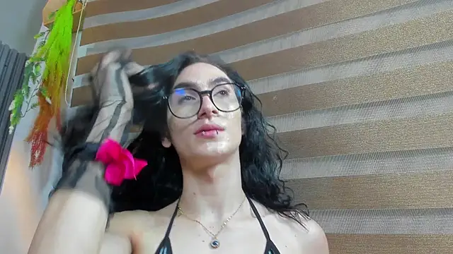 Snapshot of Shammy_rosse chatting on July 6, 10:01 pm Shammy rosse online show from July 6, 10:01 pm