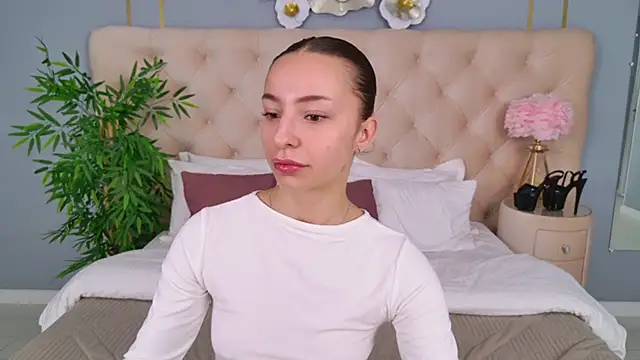 NicoleHarris online show from May 4, 2:51 am