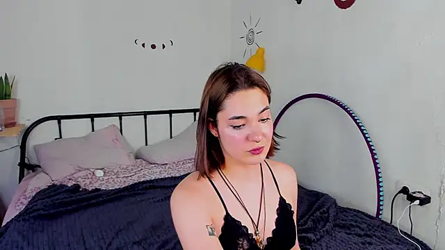 Snapshot of LiyaFly chatting on June 5, 2:34 pm LiyaFly online show from June 5, 2:34 pm