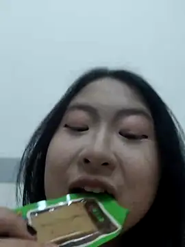 leexmm online show from April 16, 10:27 am