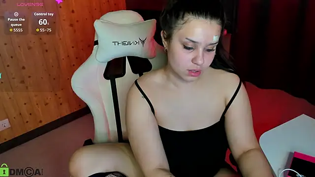 Snapshot of nicolewoss chatting on June 8, 11:10 am nicolewoss online show from June 8, 11:10 am