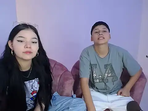 Snapshot of girlssextwo chatting on April 14, 3:18 pm girlssextwo online show from April 14, 3:18 pm