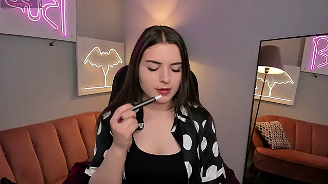 AliceLiador  online show from May 17, 2:35 pm