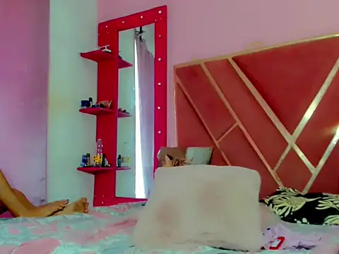 Snapshot of Dollcute_ chatting on May 25, 2:45 pm Dollcute online show from May 25, 2:45 pm