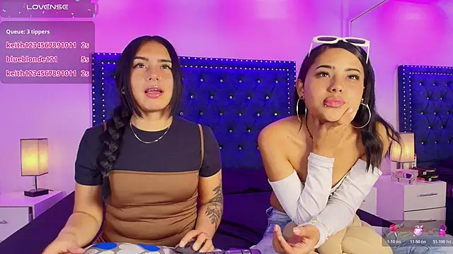 Serena and zoe online show from April 24, 7:49 pm