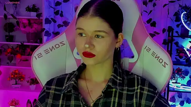 alice tails online show from April 14, 9:54 pm