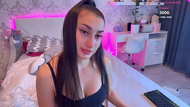 Snapshot of MyNaomi chatting on July 8, 6:56 pm MyNaomi online show from July 8, 6:56 pm