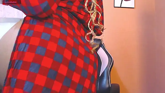 Candy Williamss online show from April 17, 7:39 pm