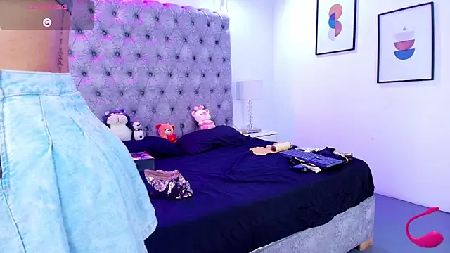 Zoe M00n online show from June 4, 7:42 pm