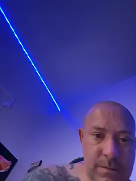 Whosdiss online show from May 22, 4:52 am