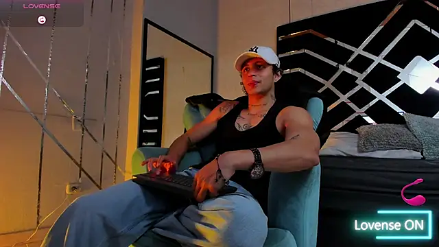 JayTaylorr online show from June 16, 11:46 am