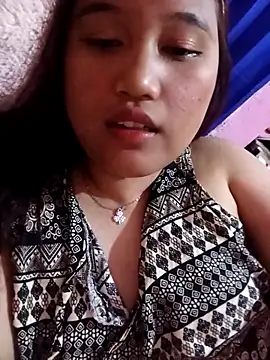 heyitsnana online show from April 15, 7:43 pm