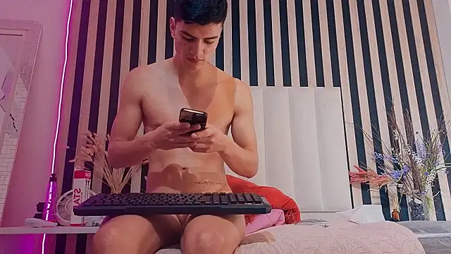 LeoTease online show from May 15, 10:50 pm