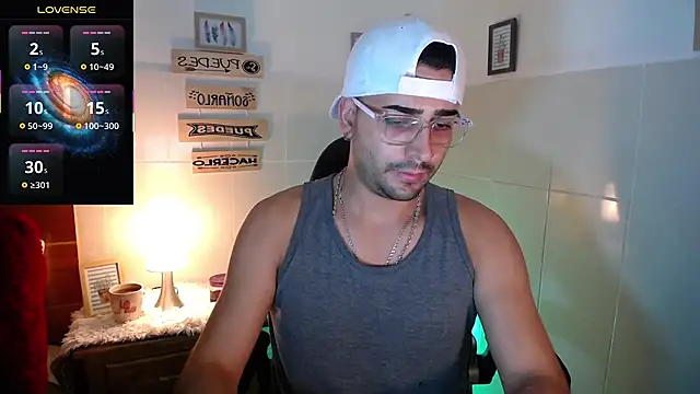 Snapshot of andders_ chatting on May 23, 12:49 am andders online show from May 23, 12:49 am