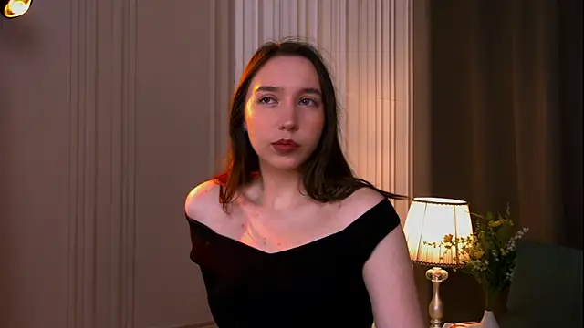 Suzaneey online show from June 26, 7:18 pm