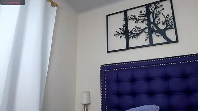 lunadreadd online show from May 2, 11:54 pm
