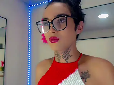 Darianna A online show from May 16, 9:13 pm