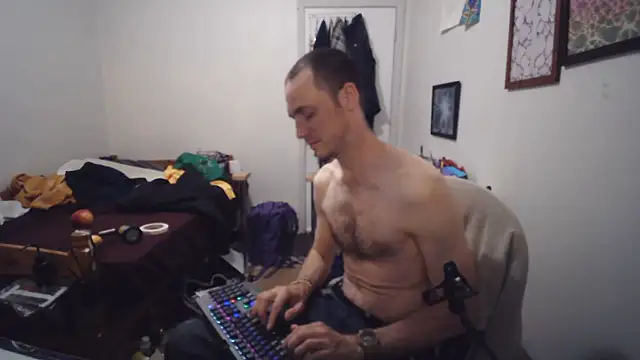 JohnnyMoves online show from June 15, 2:14 am