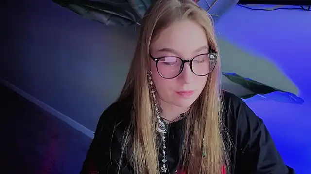 ShowmeYourfetish online show from May 27, 3:03 am