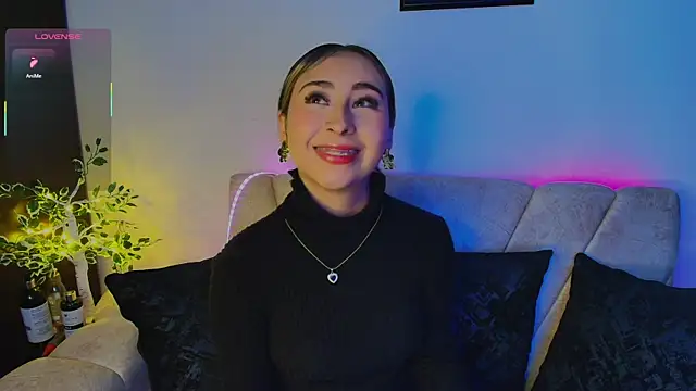 Cloe martinezz  online show from May 8, 7:25 am