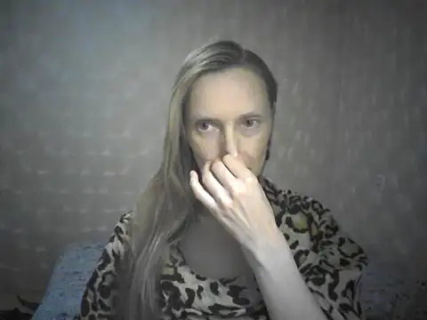 LunaBelle8 online show from April 18, 5:28 pm