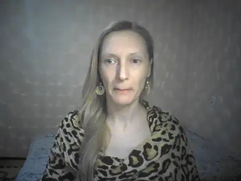 LunaBelle8 online show from April 22, 5:25 pm