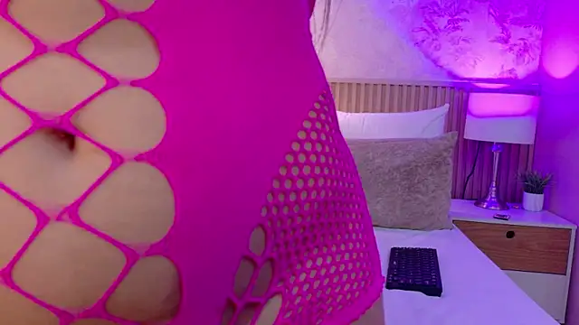 Darcy glow  online show from April 25, 1:41 pm