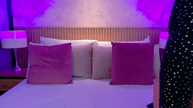 Snapshot of Darcy_glow_ chatting on June 23, 12:03 pm Darcy glow online show from June 23, 12:03 pm