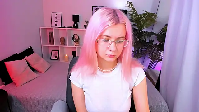 RoxySun  online show from May 22, 4:45 pm