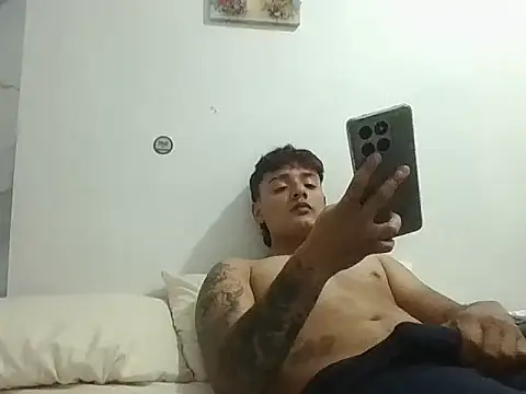 Cassius44 online show from April 17, 9:18 pm