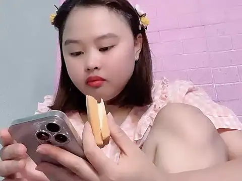 NhungNhun789 online show from April 25, 5:32 pm