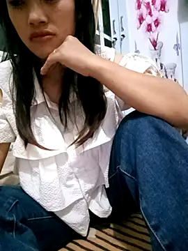 LucyBri01 online show from April 18, 2:54 pm